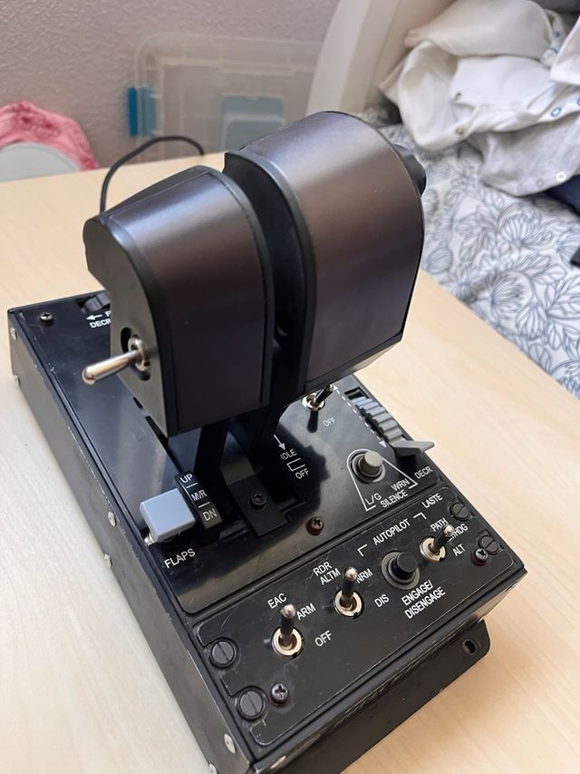 Thrustmaster HOTAS Warthog Joystick + Throttle