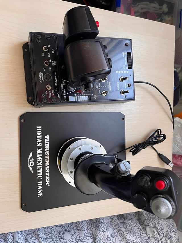 Thrustmaster HOTAS Warthog Joystick + Throttle