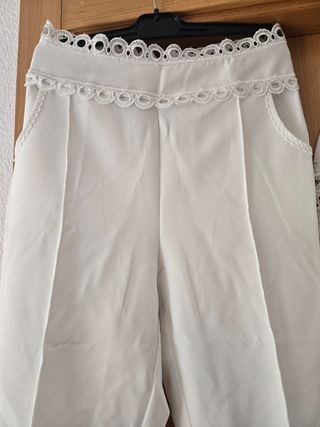 Traje blanco con encaje