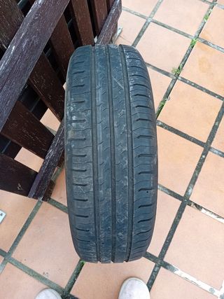 Cuatro neumáticos Continental 185/65 R 15T.