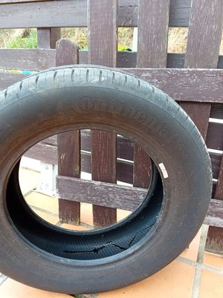 Cuatro neumáticos Continental 185/65 R 15T.