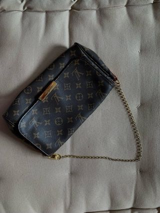 Bolso Louis Vuitton Clutch Cadena Dorada Marrón