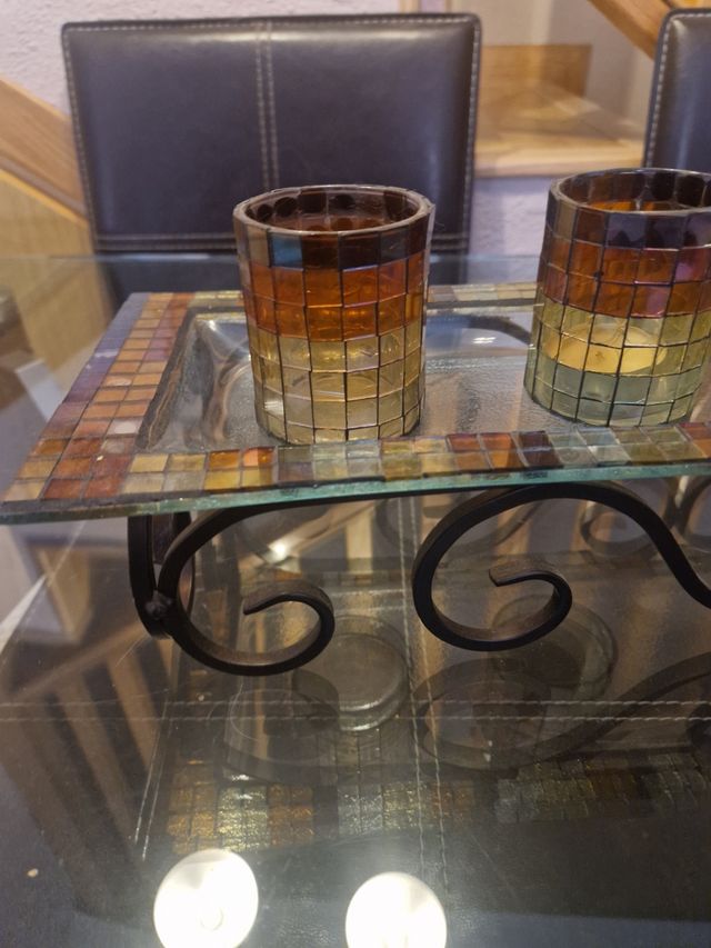 Centro de mesa con portavelas de cristal