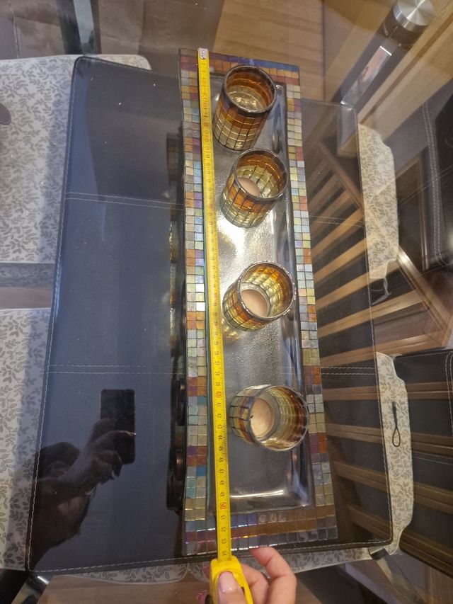 Centro de mesa con portavelas de cristal