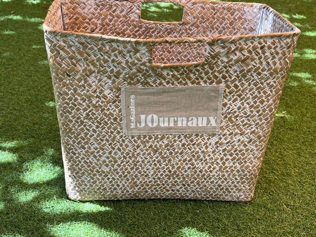 Revistero de mimbre y yute