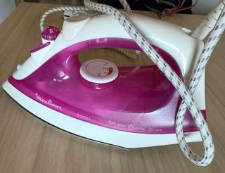 Plancha de vapor Moulinex rosa