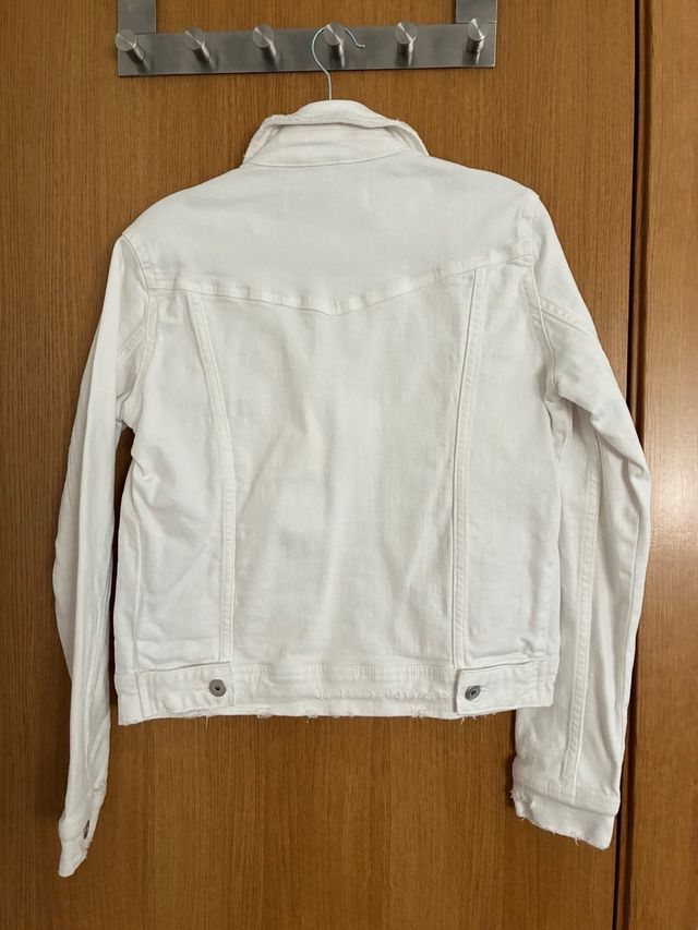 Chaqueta vaquera blanca Zara