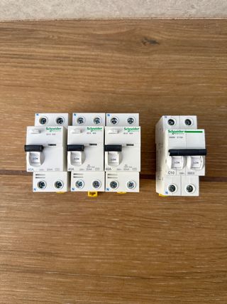 Diferenciales y magnetotérmicos Schneider