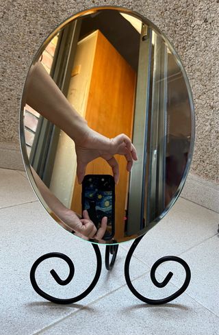 Espejo Ovalado con Pie de metal para tocador