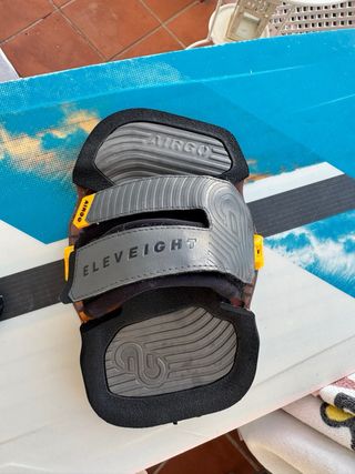 Tabla Kitesurf Eleveight V8 + Fijaciones Airgo V4