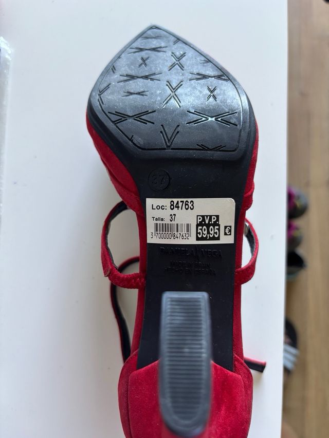 Zapatos de tacón Daniela Vega rojos