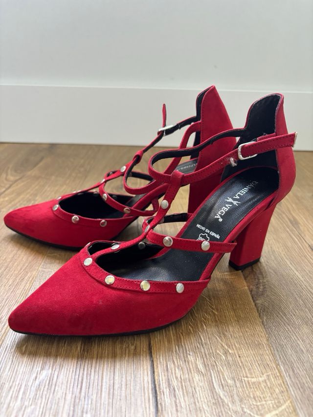 Zapatos de tacón Daniela Vega rojos