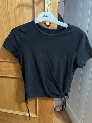 Top negro Hollister con cordones