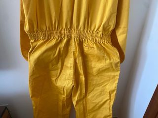 Mono de trabajo amarillo talla 64