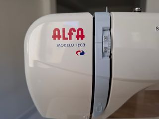 Máquina de Coser Alfa Modelo 1203