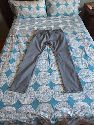 Pantalones chinos grises azulado
