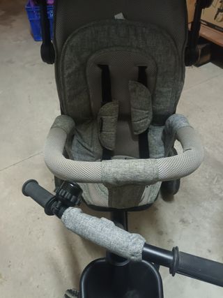 Triciclo Kinderkraft Aveo Gris