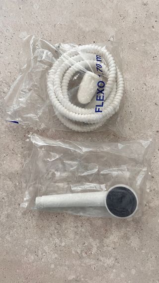 Ducha blanca de plástico