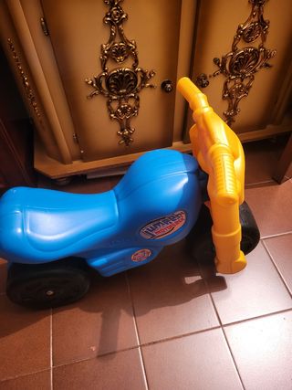 3 Bicicleta de equilibrio Chicco Red-Bullet usadas