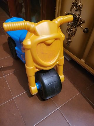 3 Bicicleta de equilibrio Chicco Red-Bullet usadas