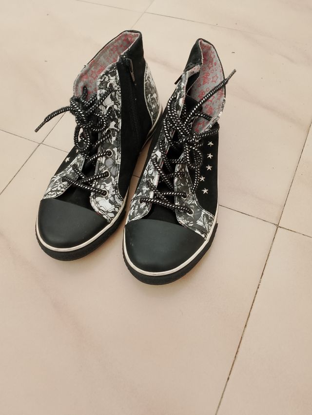 Zapatillas altas mujer negras y multicolor