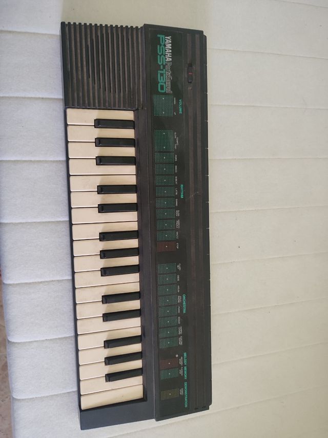 Teclado Yamaha PSS-130 Portasound