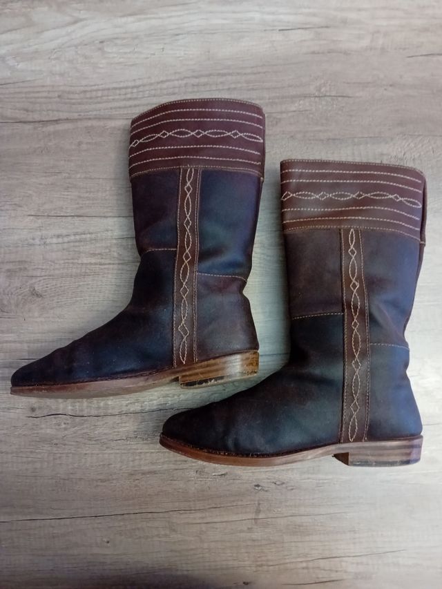 Botas camperas unisex cuero.