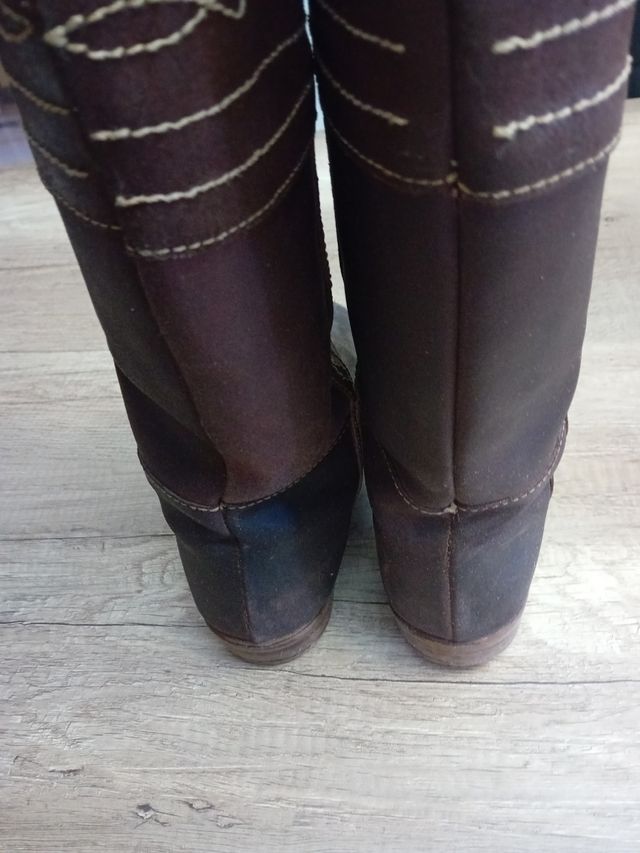 Botas camperas unisex cuero.