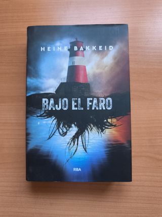 Bajo el faro