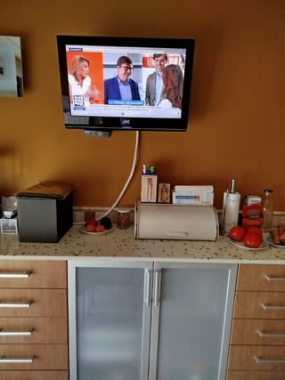 TV JVC 23" con TDT