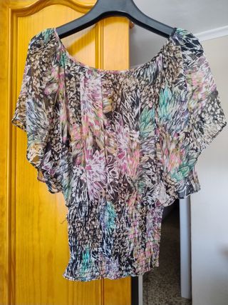 Conjunto Camisa y Falda Corta Multicolor