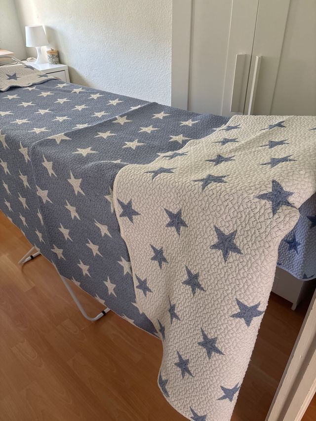 Colcha estrellas azul y blanco