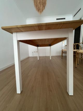Mesa de comedor rectangular de madera