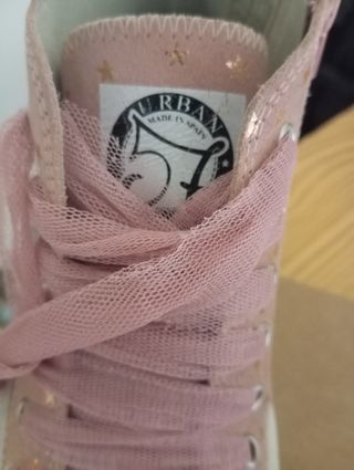 Zapatillas de piel rosa para niña