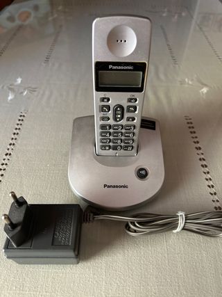 Teléfono inalámbrico Panasonic plateado