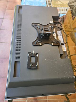 Televisor Philips 32 con soporte pared