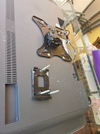 Televisor Philips 32 con soporte pared