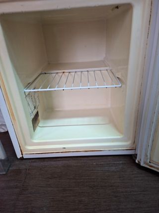 Mini congelador Exquisit 30L