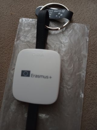 Cable USB Erasmus+ para dispositivos USB micro y C
