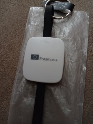 Cable USB Erasmus+ para dispositivos USB micro y C