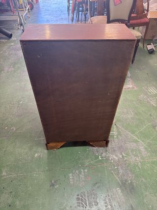 Escritorio antiguo de madera y cuero