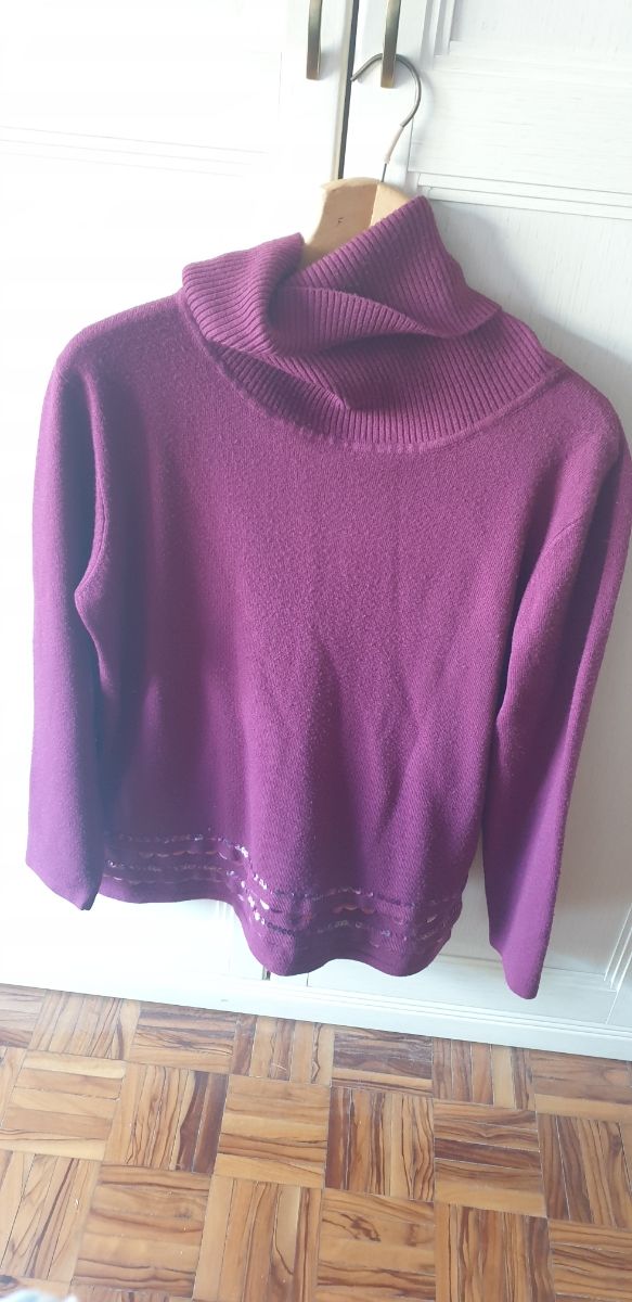 Maglioncino dolcevita viola con paillettes