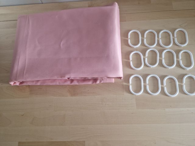 Cortina de baño poliester rosa con ganchos