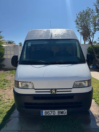 Peugeot Boxer camperizada (3 plazas)