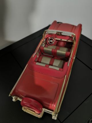 Coche a escala Chevrolet Bel Air Rojo