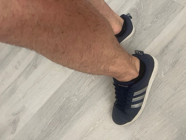 Zapatillas Adidas casuales azul y plata