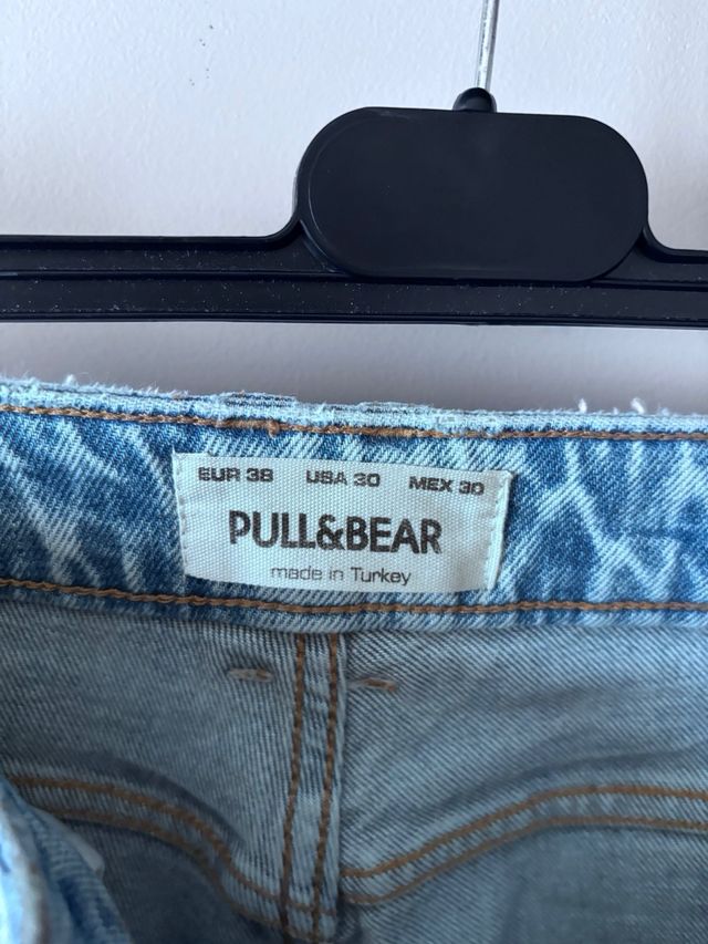 Pantalón vaquero Pull&Bear desgastado