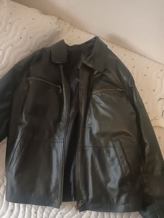 Cazadora de cuero negra talla S