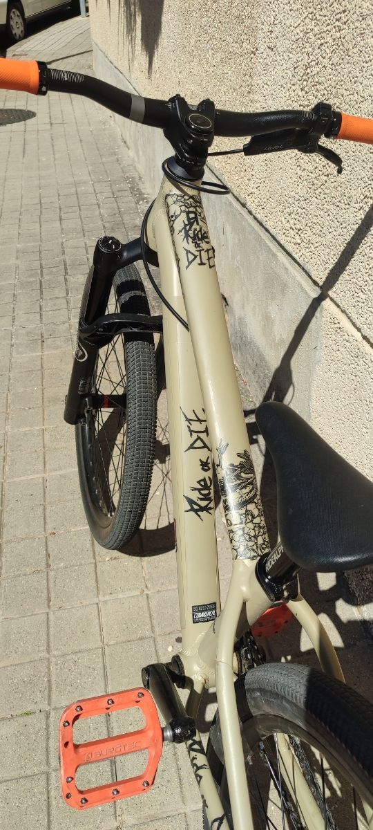 Commencal 24 Dirt Jump Bike