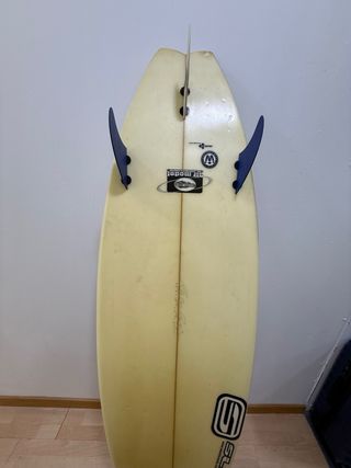 Tabla Surf Slash 5'11 + Funda FCS + Quillas